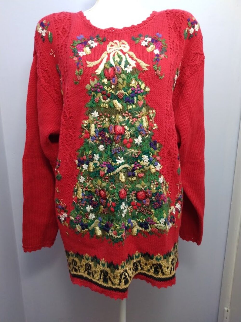 Women's 1X Vintage 90s Tiara Christmas Tree Holiday Sweater Red Embroidered